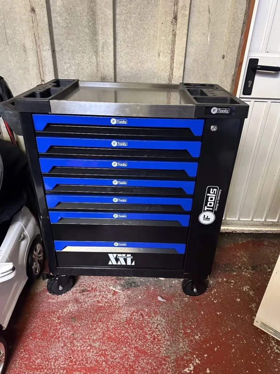 NEW 7 DRAWER TOOL CHEST FULL OF TOOLS - Image 1