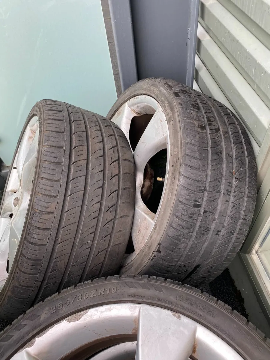 255 35 R19 Genuine MB 19″ - Image 3