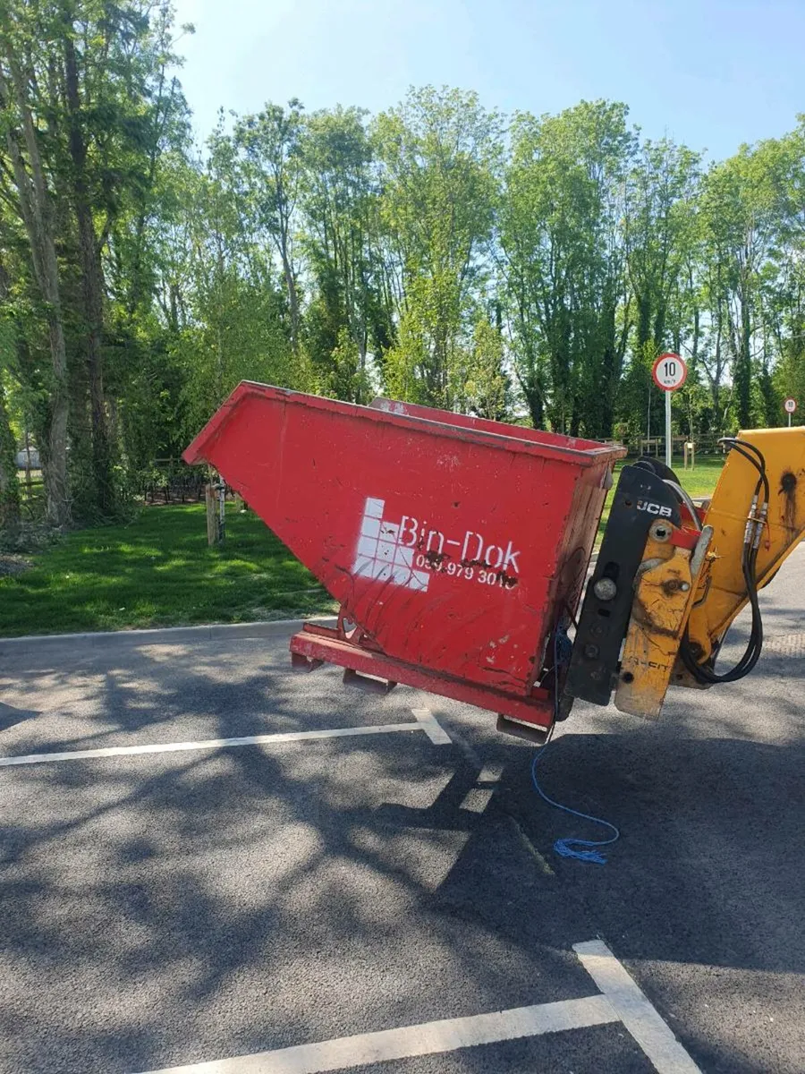 tipping skip - Image 1