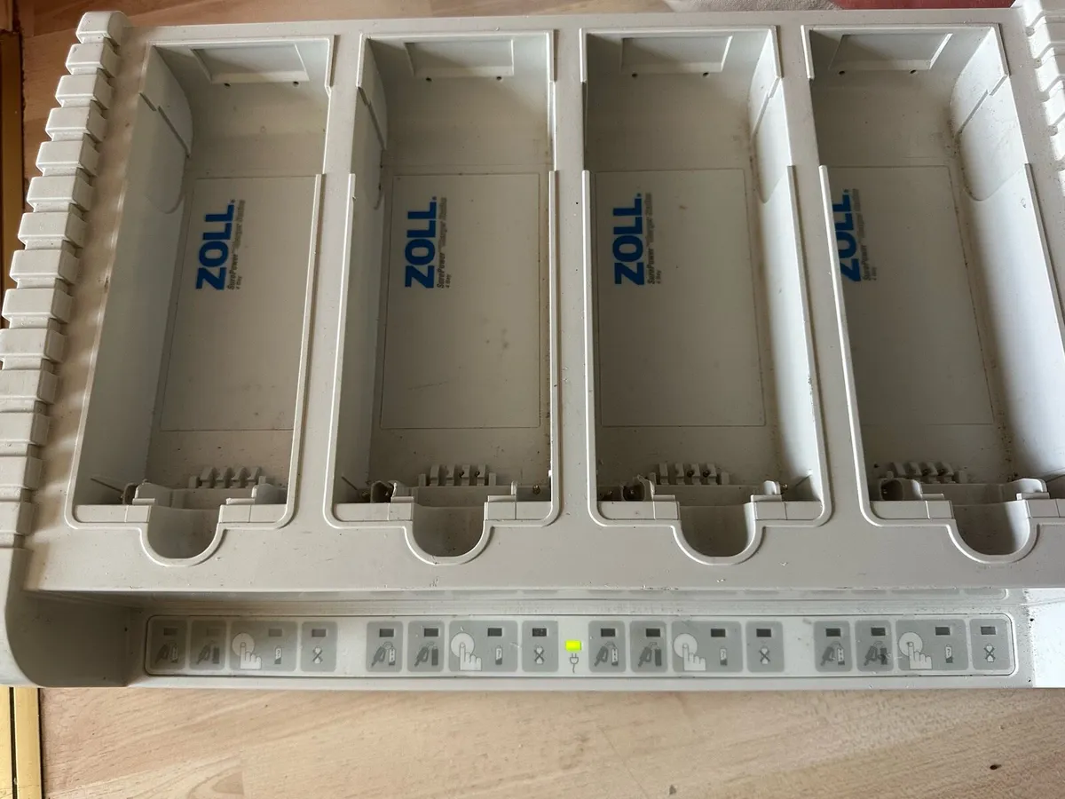 12 Lead Zoll E seriesDefibrillator &Charging Unit - Image 2