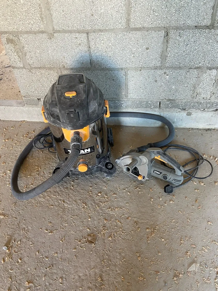 Wall chaser and dust extractor - Image 1