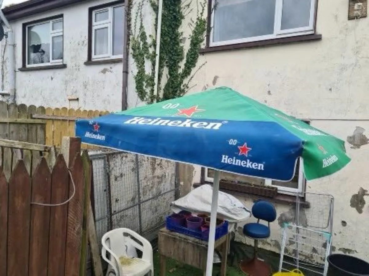 2 x Strong sturdy durable Beer Garden Parasols - Image 2