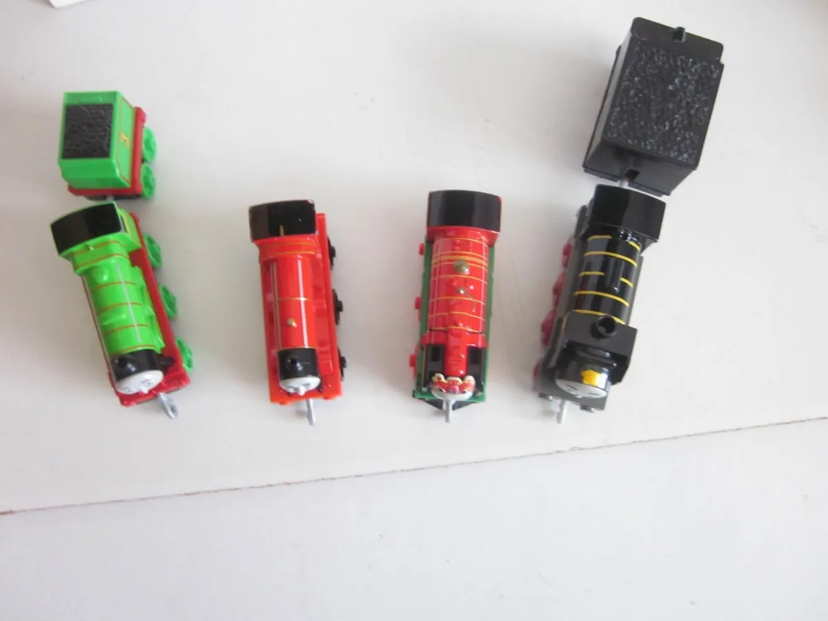 Four Thomas & Friends Push Along Diecast Trains - Image 2
