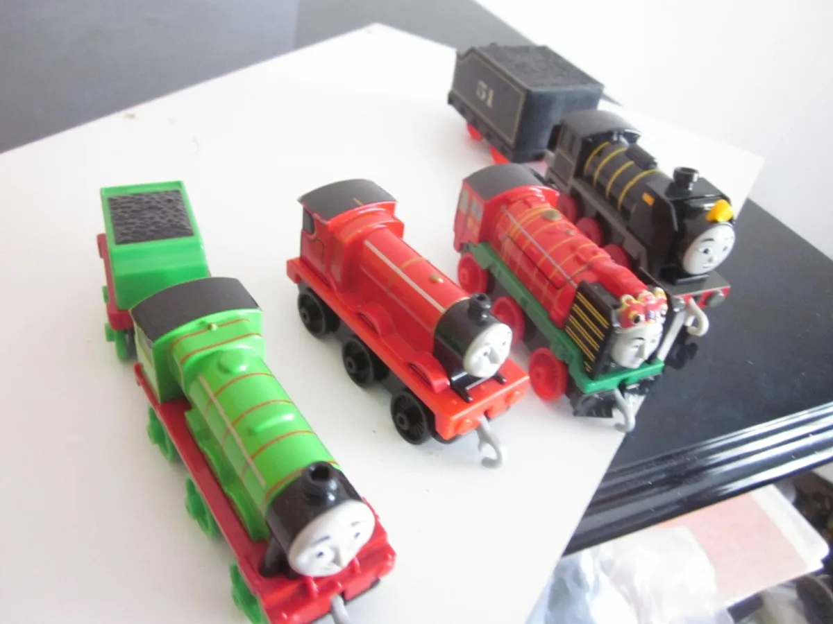 Four Thomas & Friends Push Along Diecast Trains - Image 3