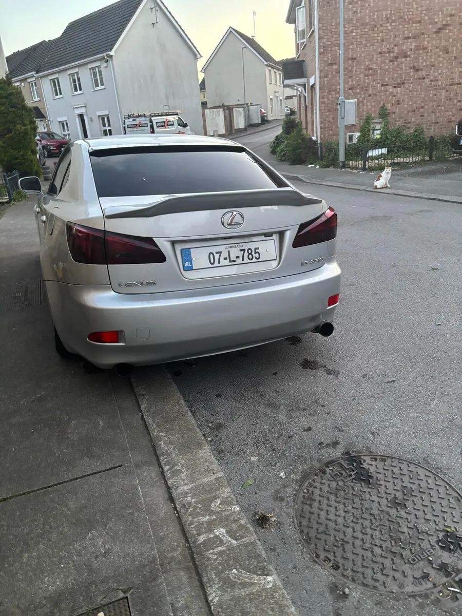 Lexus is250 - Image 2