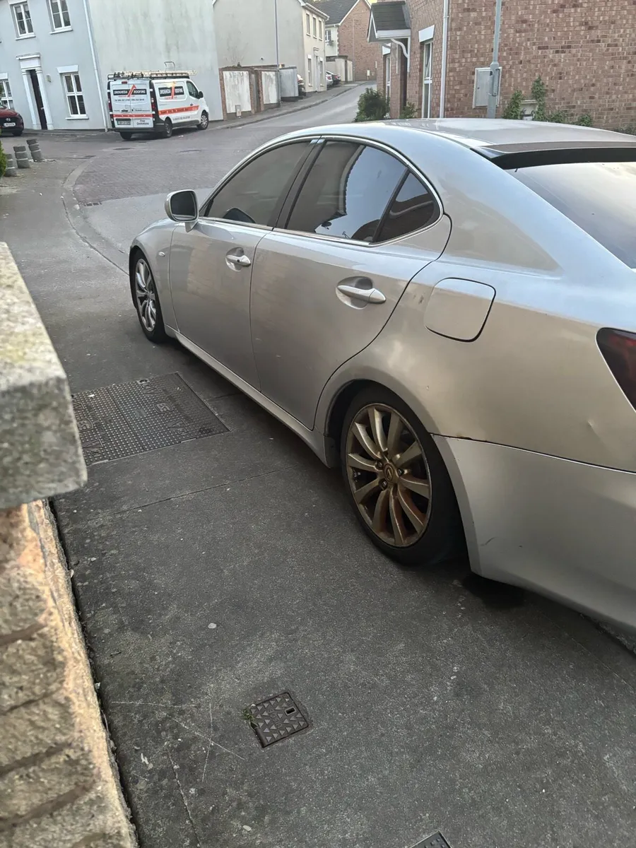 Lexus is250 - Image 4