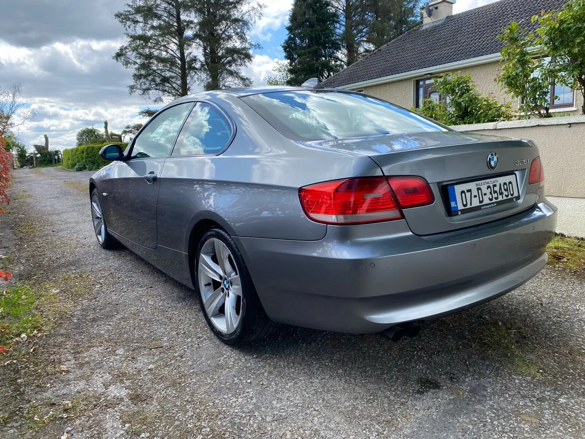 Bmw 325i 07 - Image 4