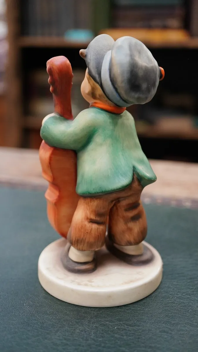 Goebel Hummel Figurine - Sweet Music - Image 3