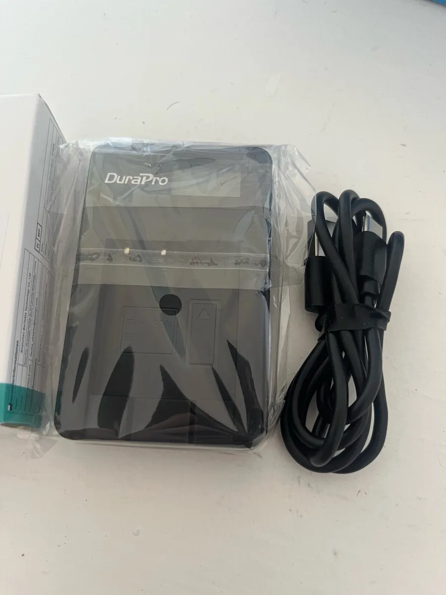 Camera charger - Image 1