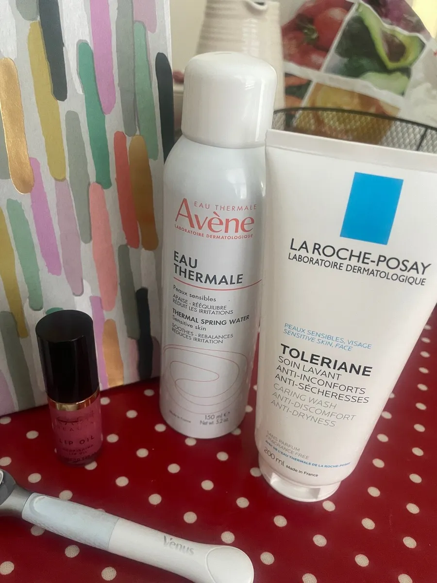 Beauty hamper new and barely used worth 90 euro - Image 3