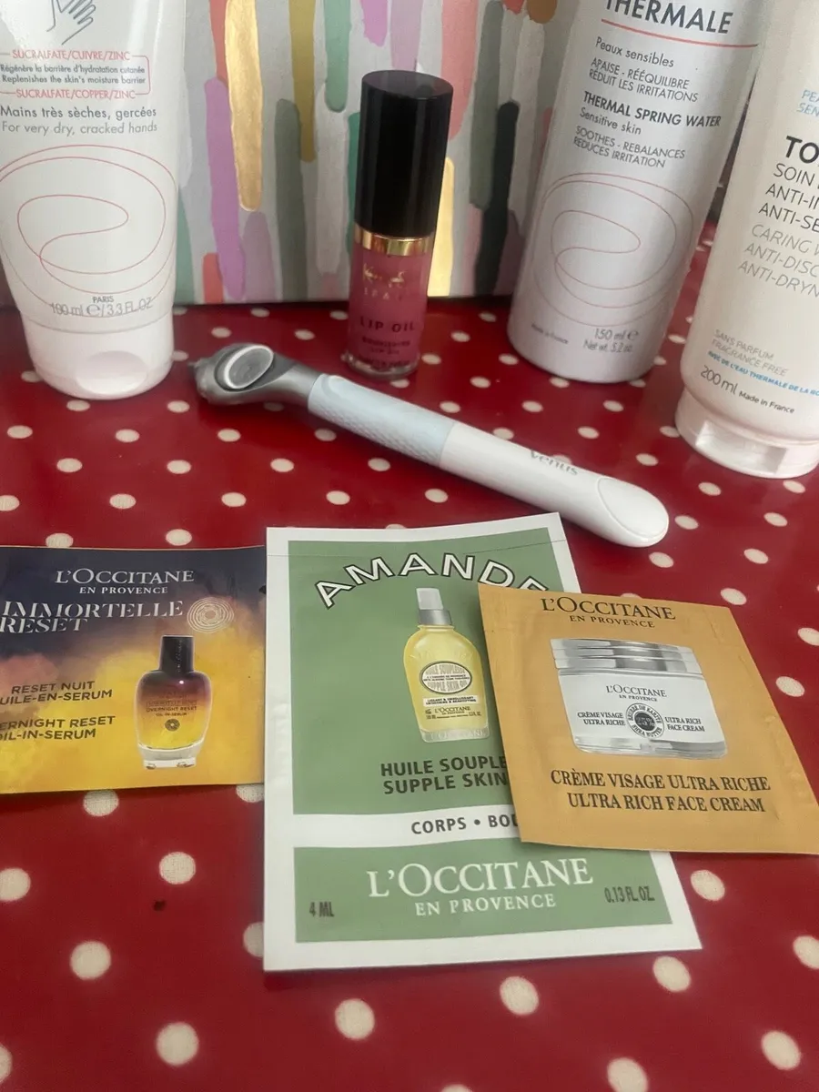 Beauty hamper new and barely used worth 90 euro - Image 4