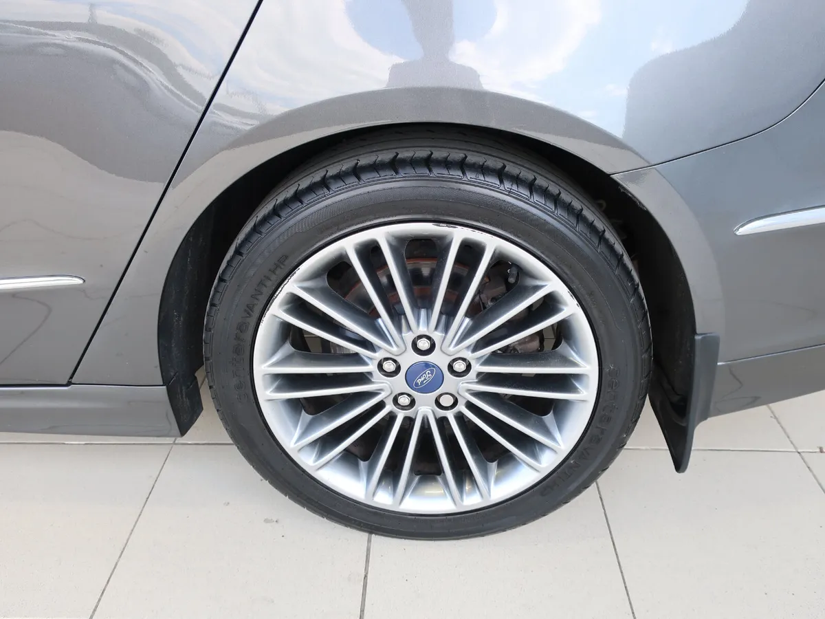 2019 MONDEO 2.0TDi VIGNALE 5DR 150PS - Image 4