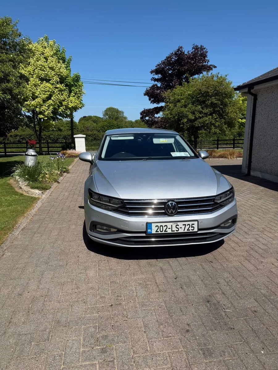 Volkswagen Passat SE TDI 2L Automatic - Image 2