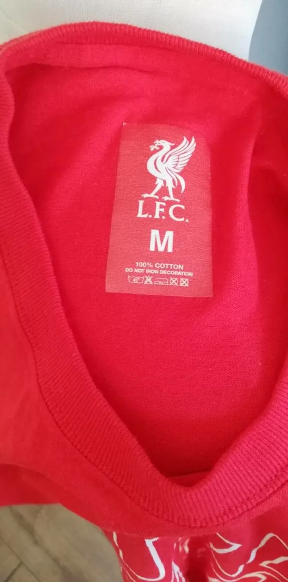 Liverpool You'll never walk alone medium t-shirt - Image 4