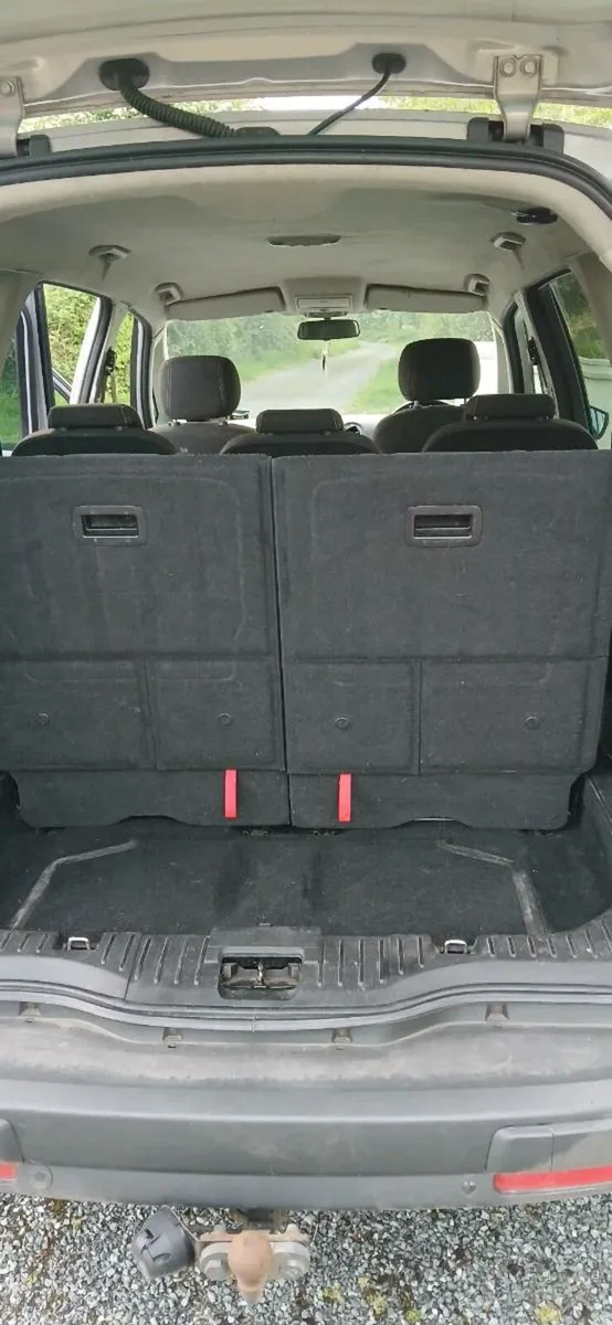 Car - Image 3