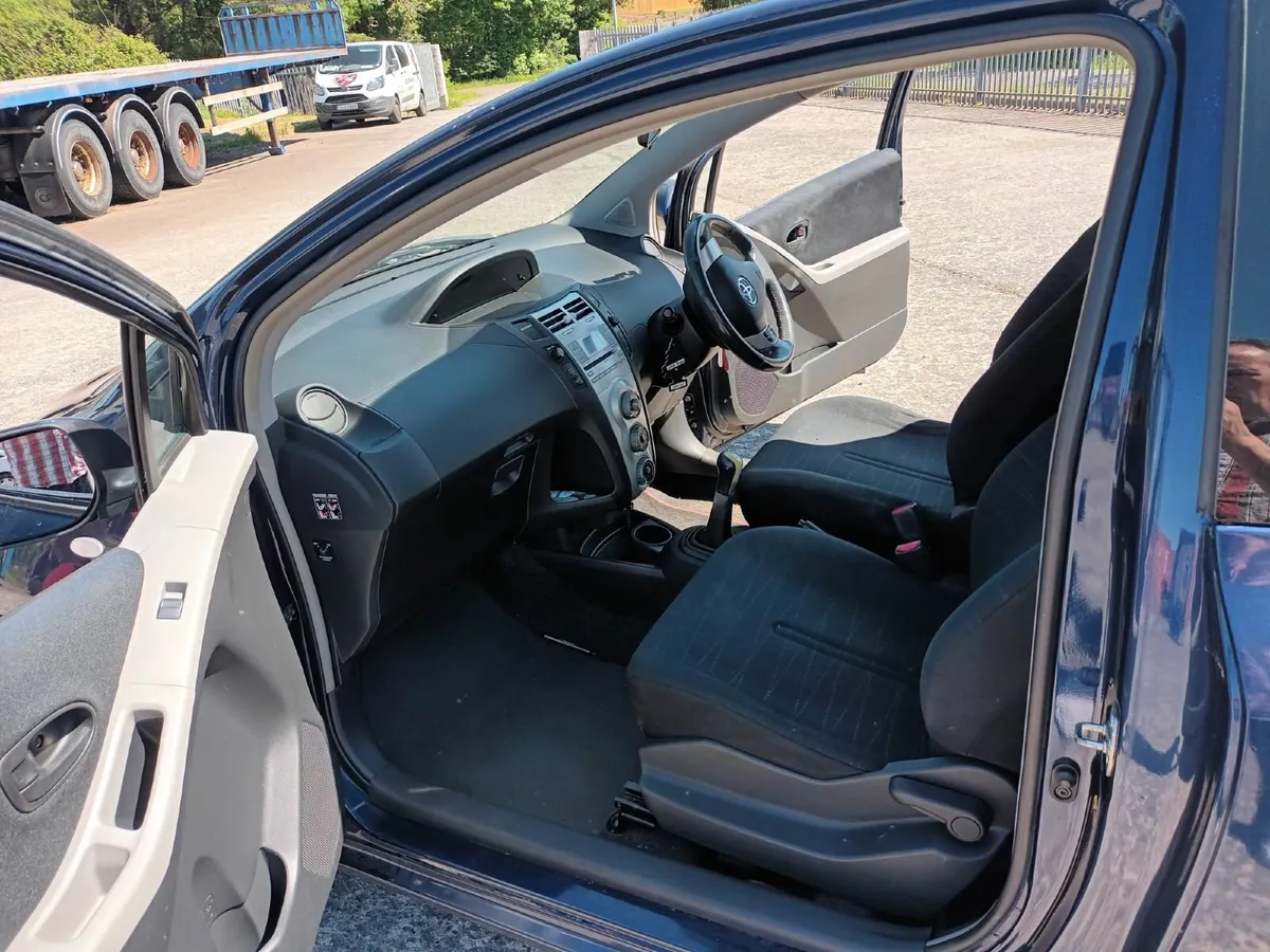 Toyota Yaris 2007 - Image 2