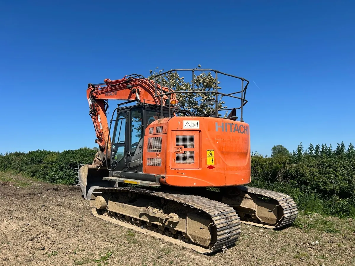 Hitachi Zaxis 225 - Image 3