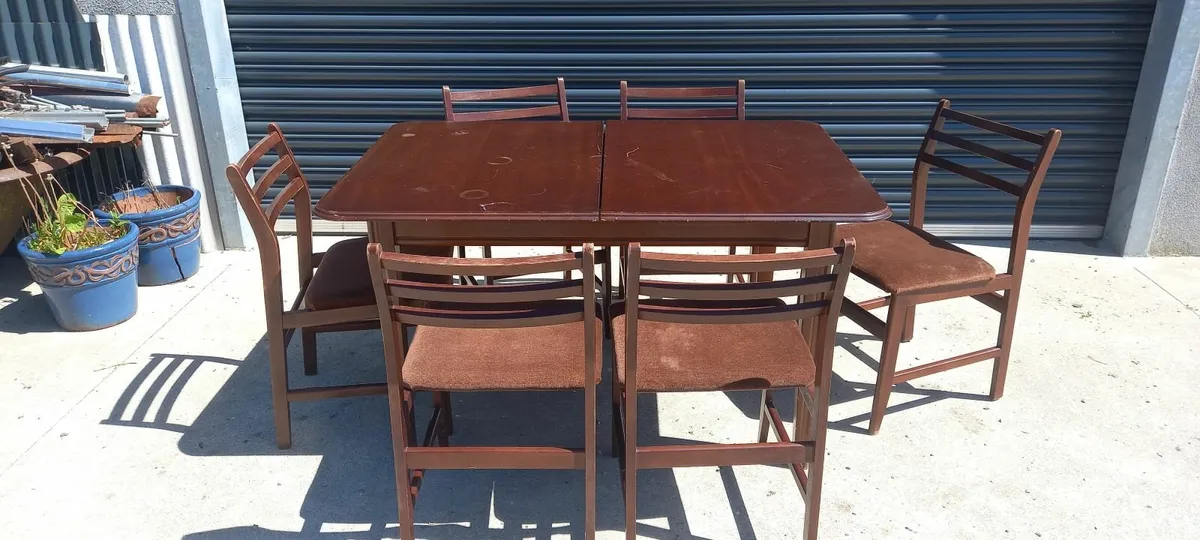 table and chairs - Image 2