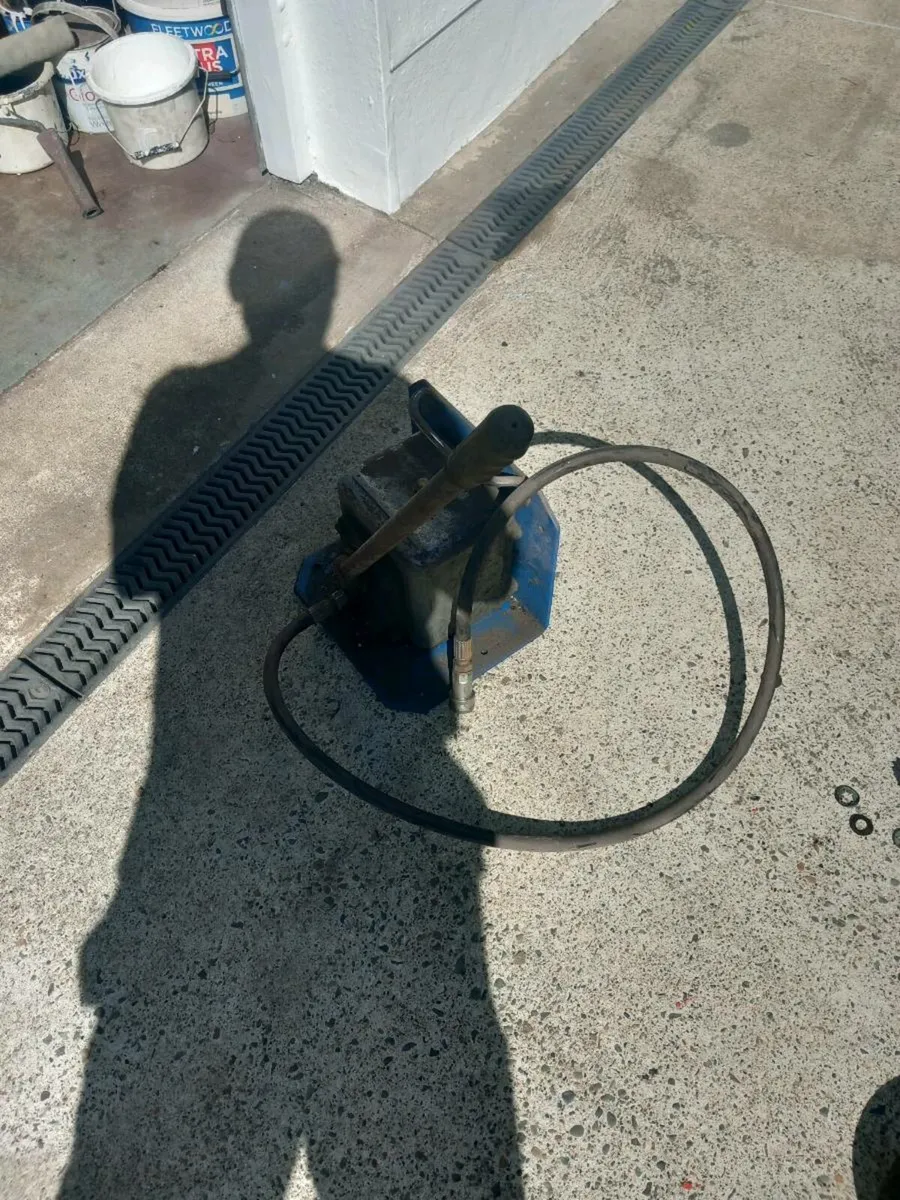 Dowty hydraulic pump - Image 3