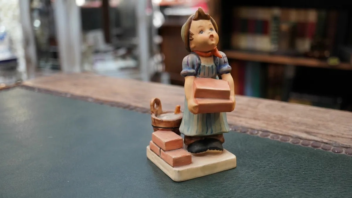 Hummel Figurine -  The Builder - Image 1
