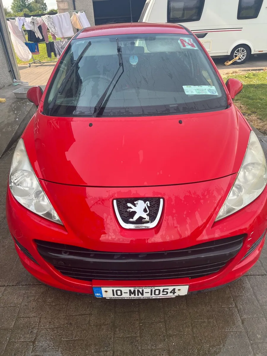 Red Peugeot 207 - Image 2