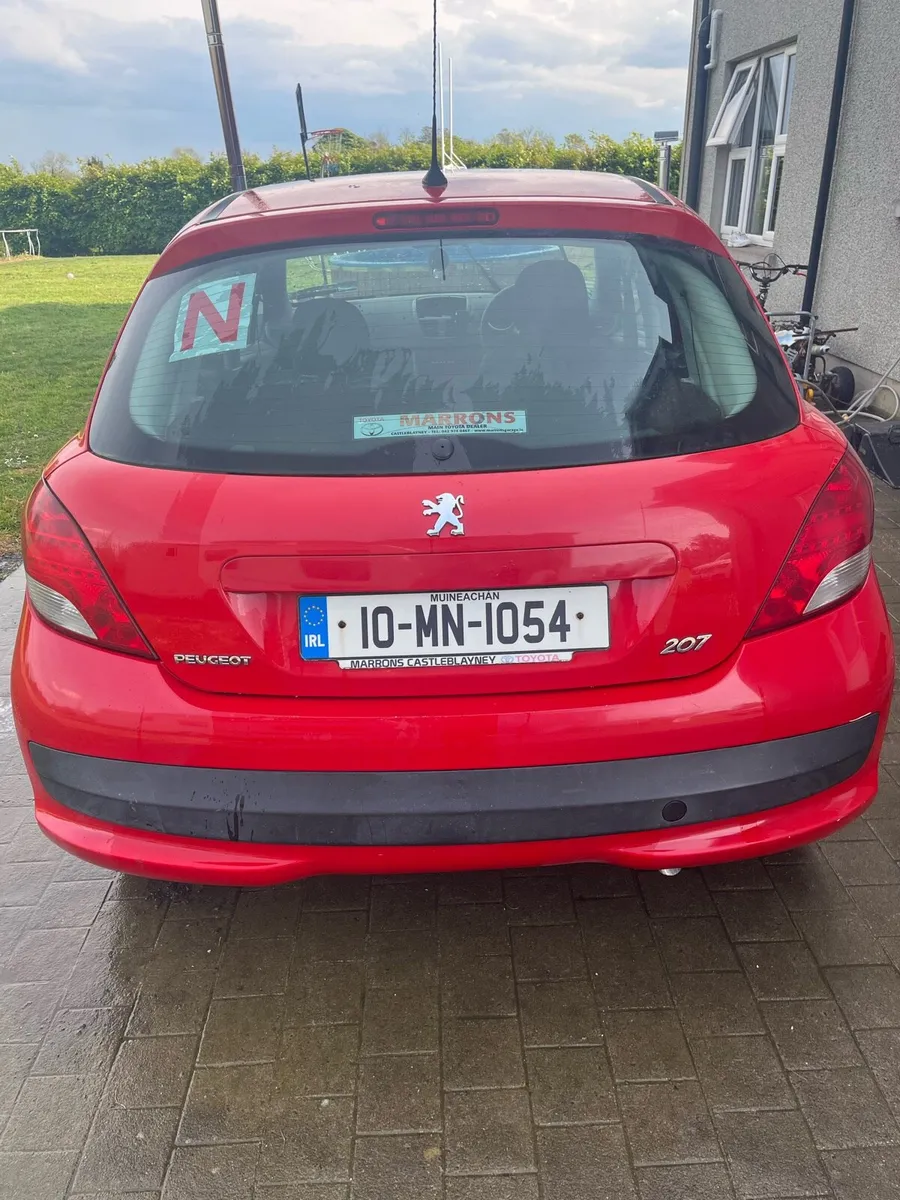 Red Peugeot 207 - Image 3
