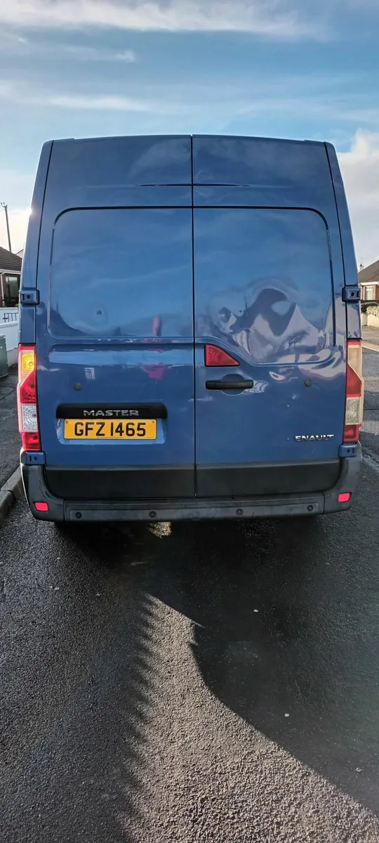 Renault master campervan - Image 4