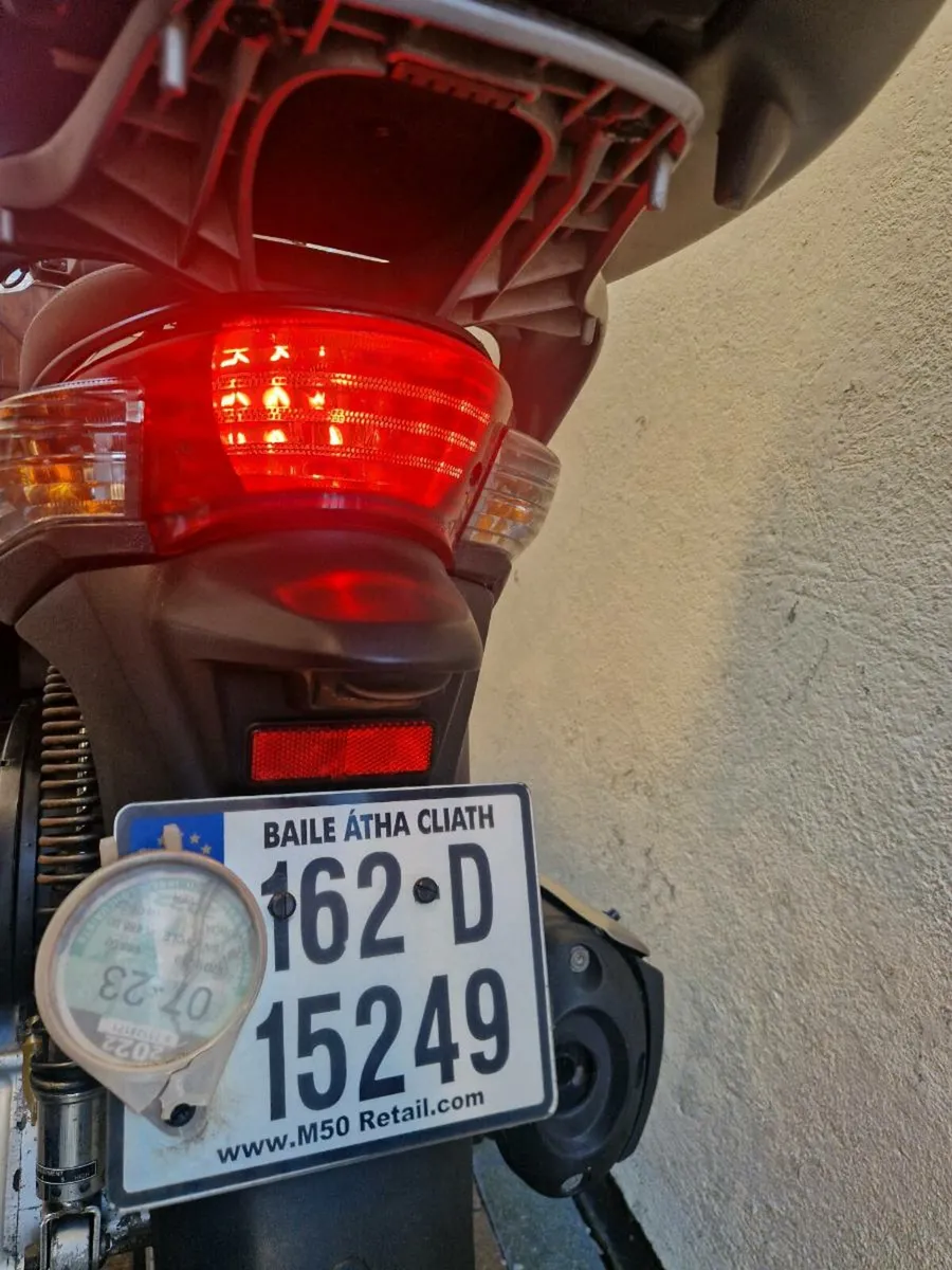 Honda sh300i motorbike - Image 4