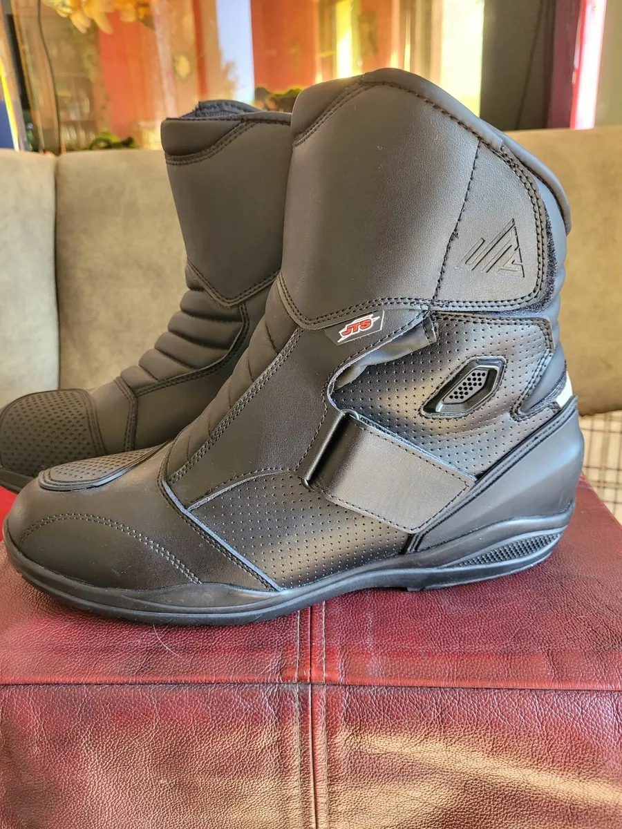 Motorcycle boots - Image 1