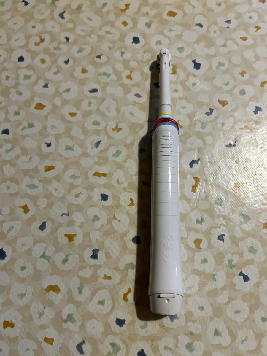 Electric tooth brush - Image 1