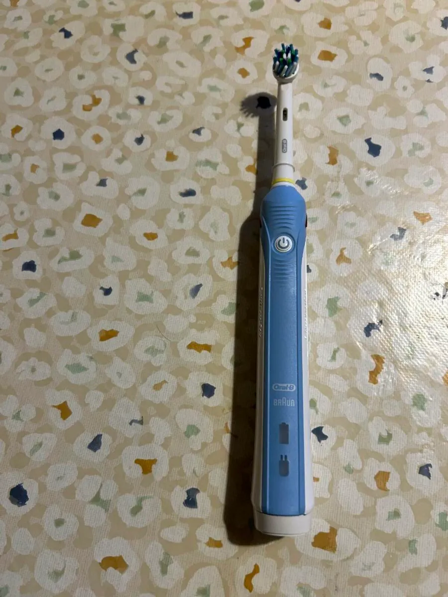 Electric tooth brush - Image 2