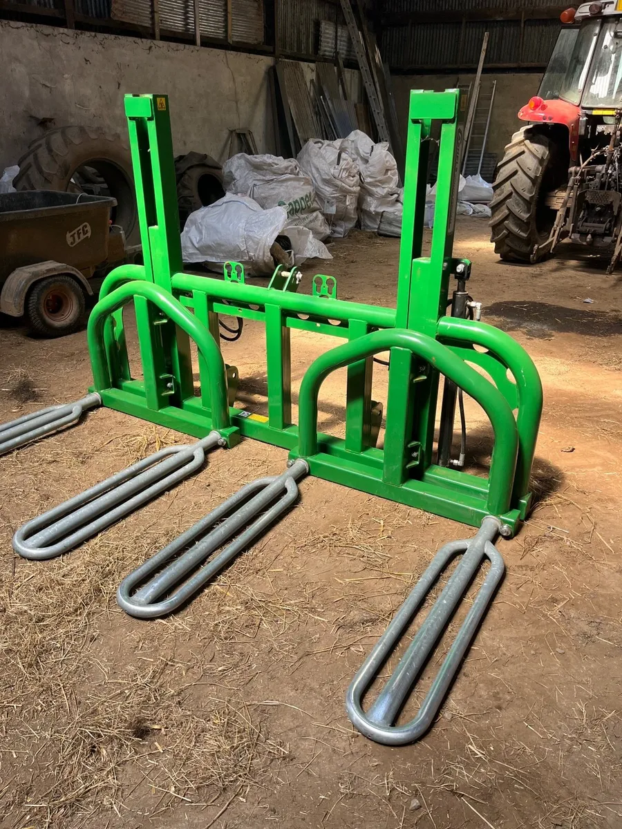 Cashel Bale Lifter - Image 1