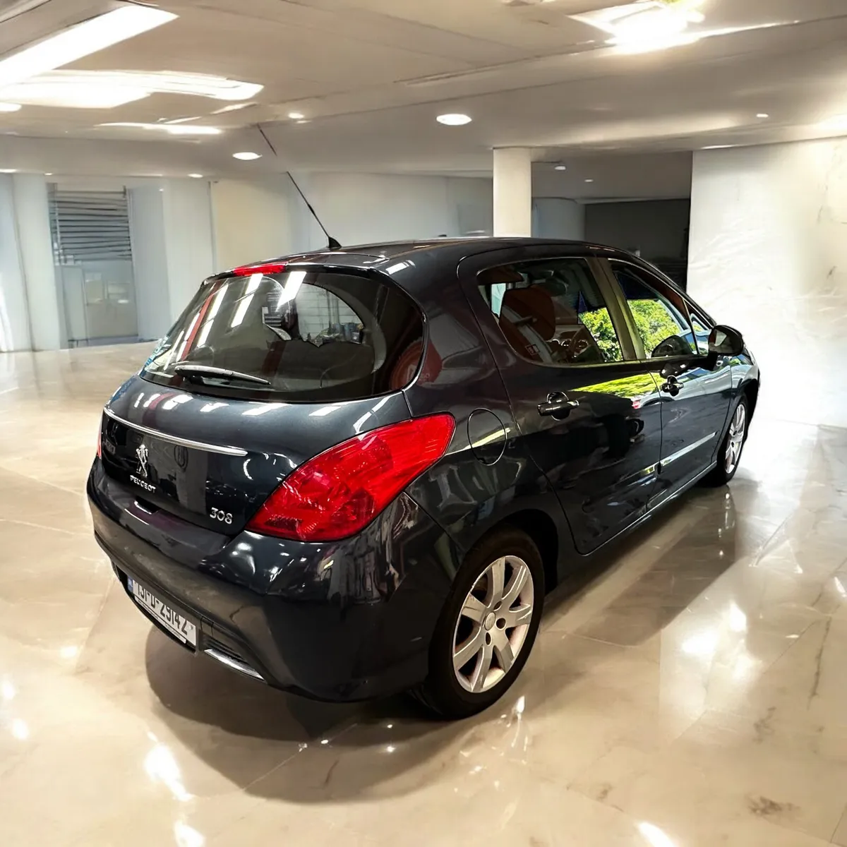 Peugeot 308 2013 - Image 2