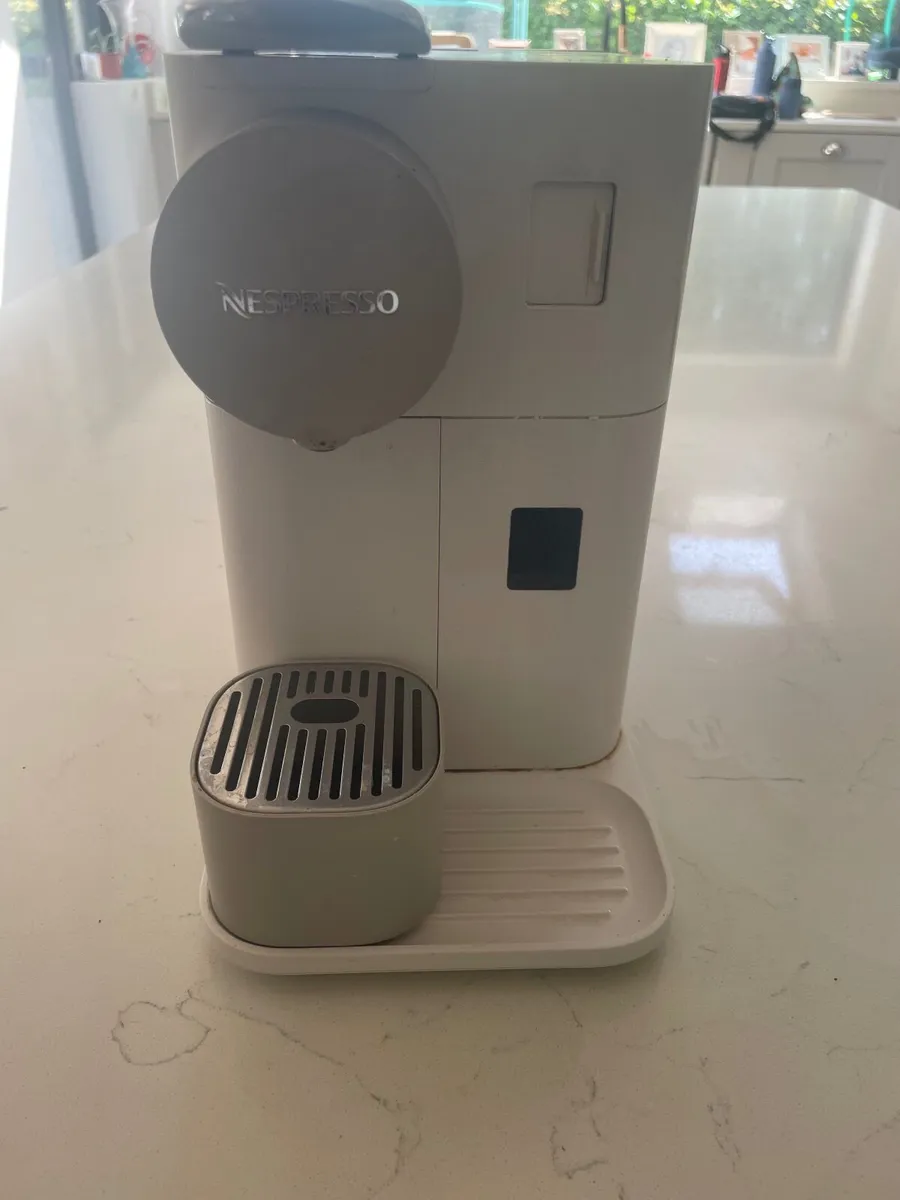 De Longhi Nespresso machine - Image 1