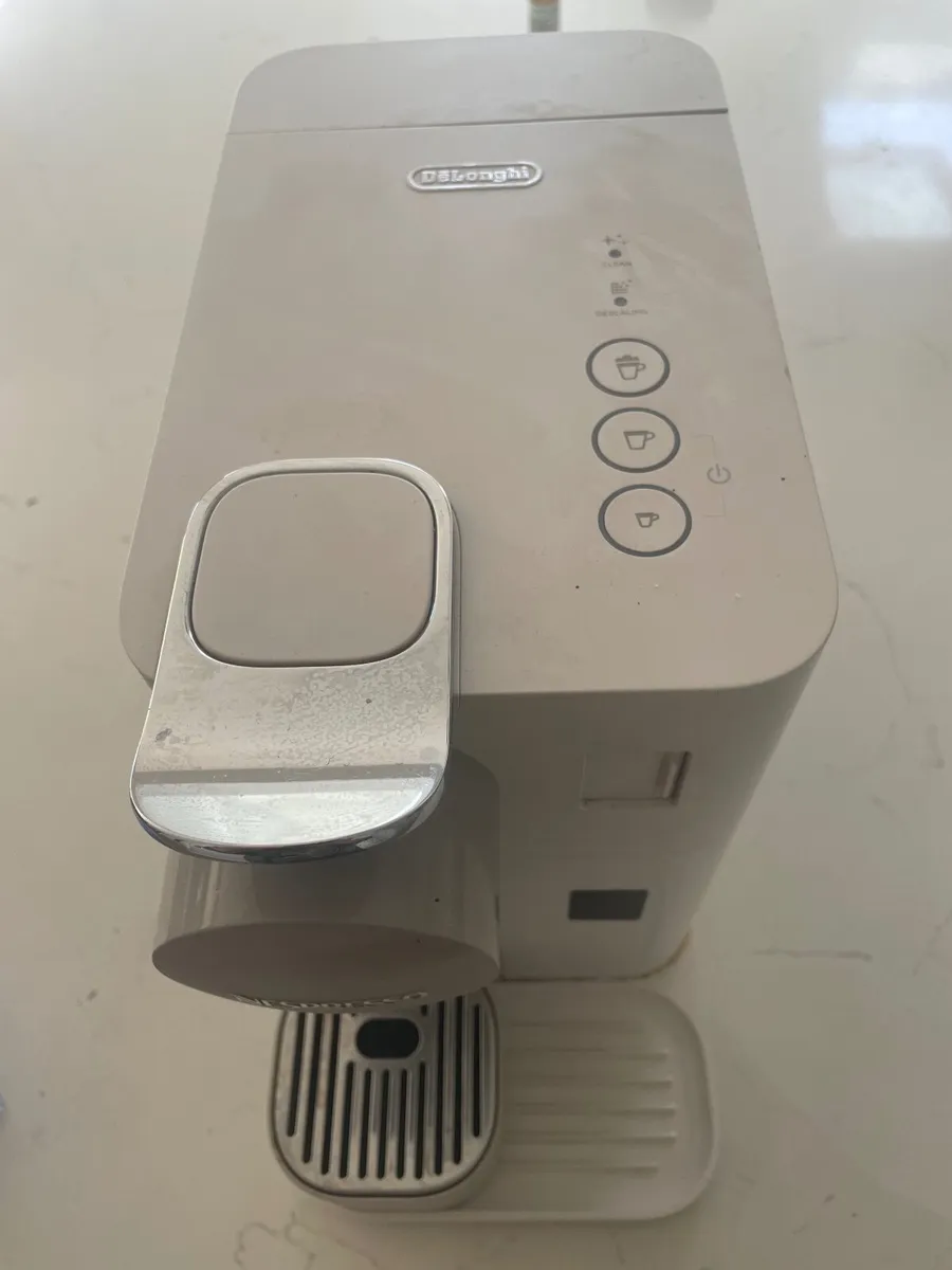 De Longhi Nespresso machine - Image 2
