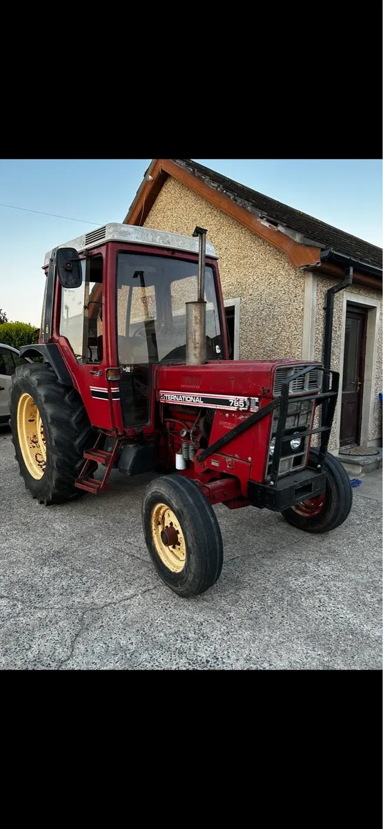 International tractor - Image 2