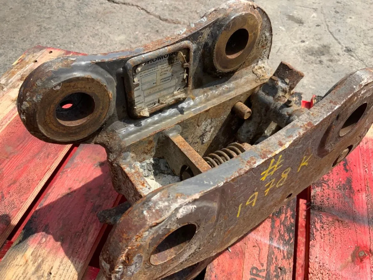 DOUBLE LOCKING MANUAL Q/HITCH..38mm PINS. - Image 2