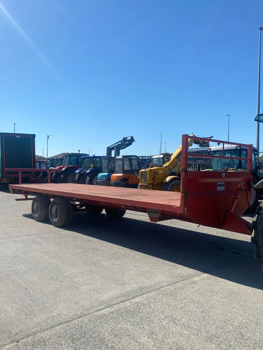 bale trailer - Image 1