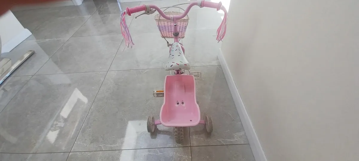 Childs Cupcake Bike. - Image 2
