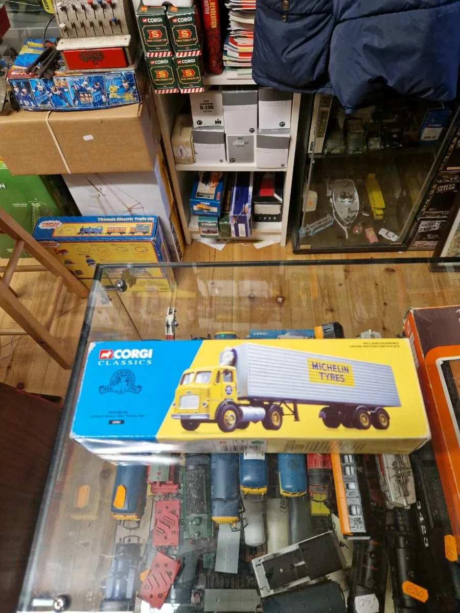 Corgi Leyland Michelin Truck 1.50 - Image 1