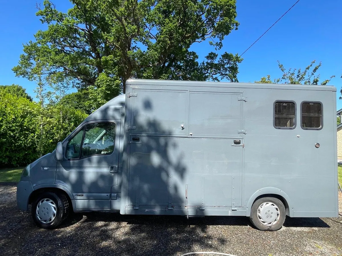 Horse Lorry - Image 1