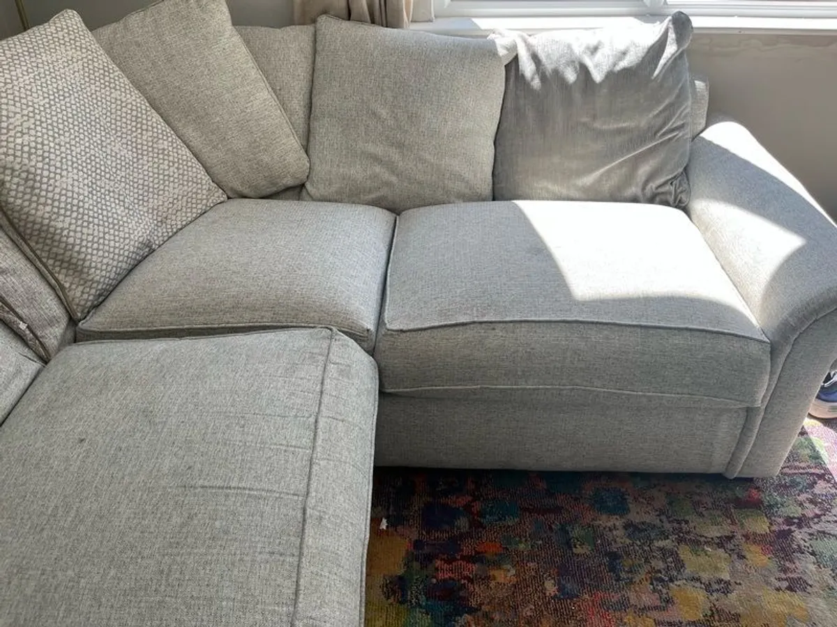 couch - Image 2