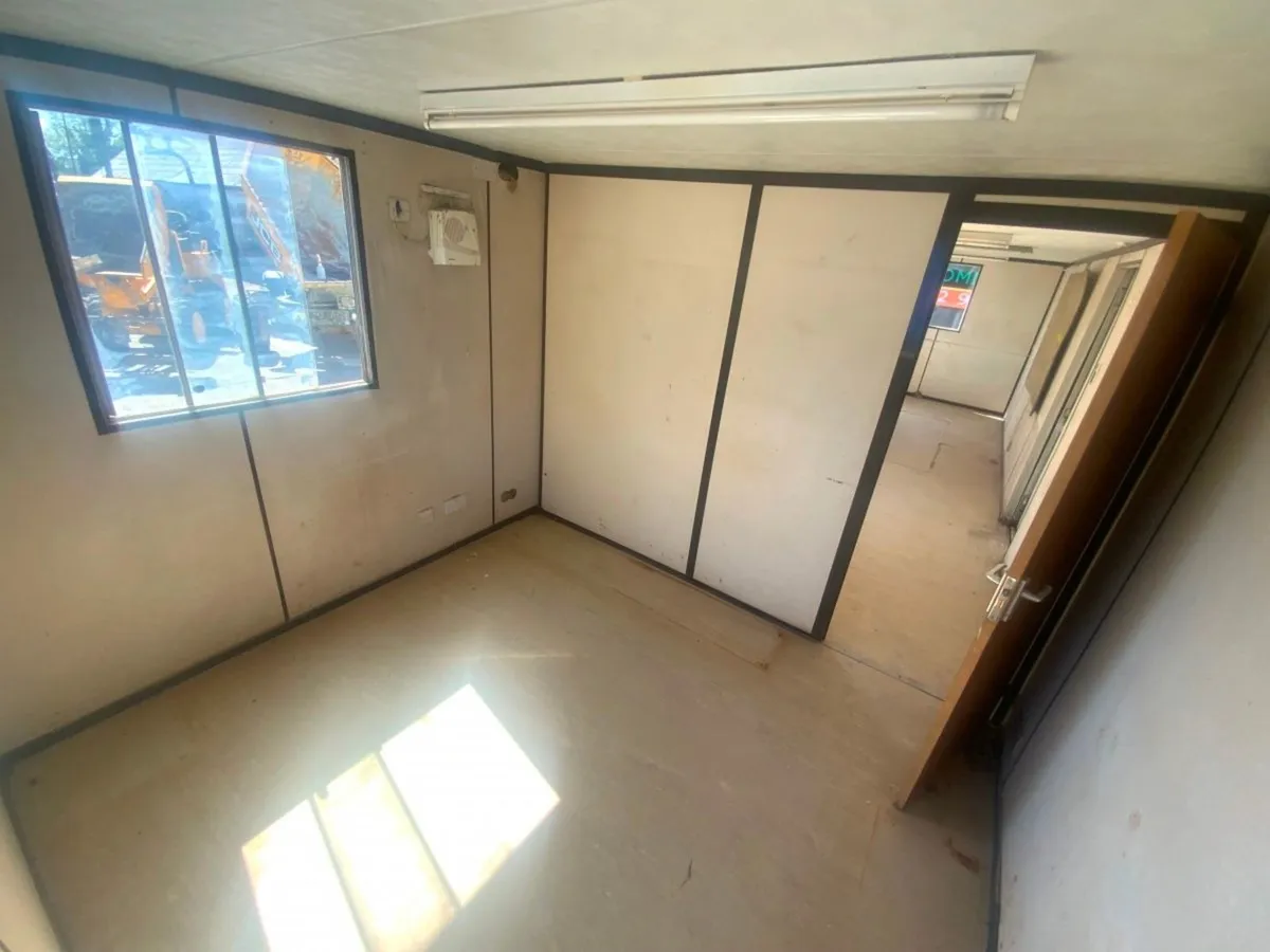 32ft x 10ft INSULATED OFFICE CONTAINER.......2427. - Image 3