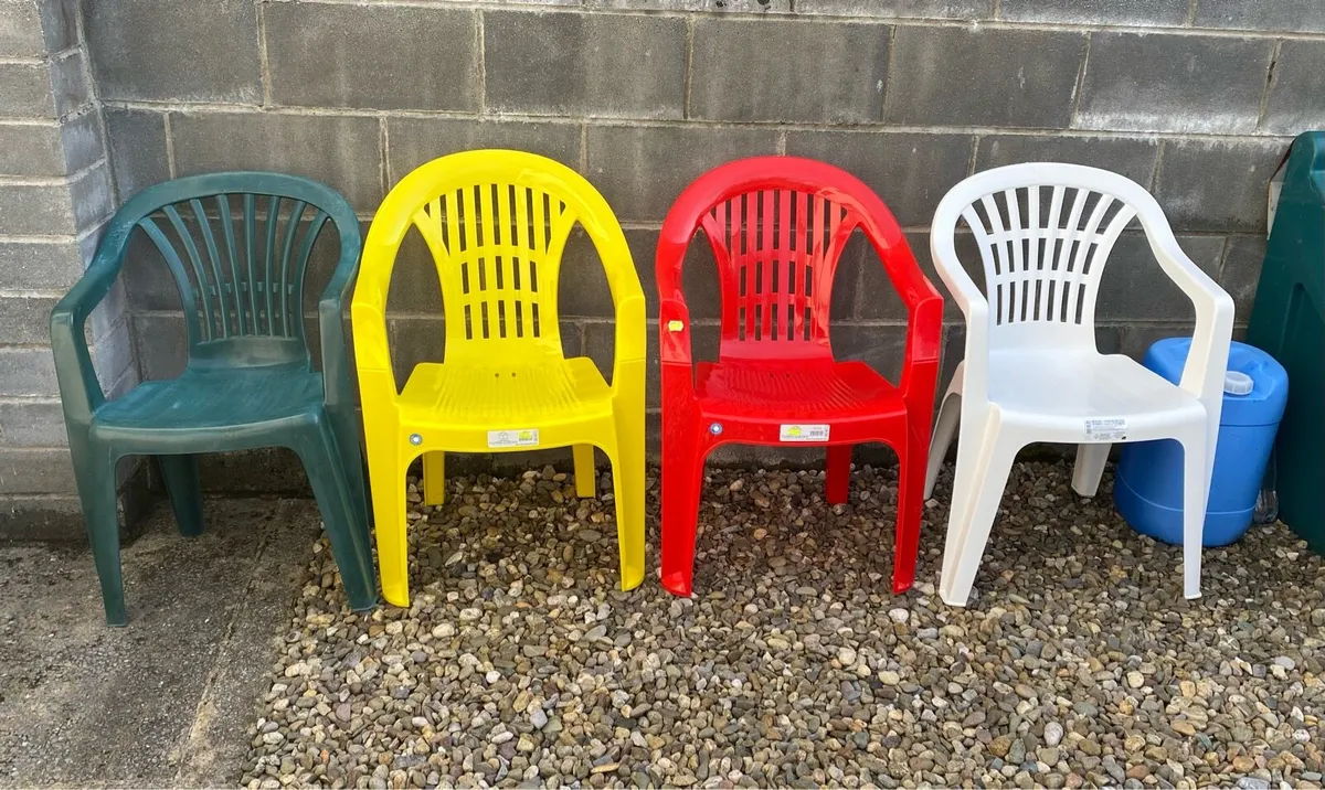 Garden Table And 4 Chairs Set - Image 4