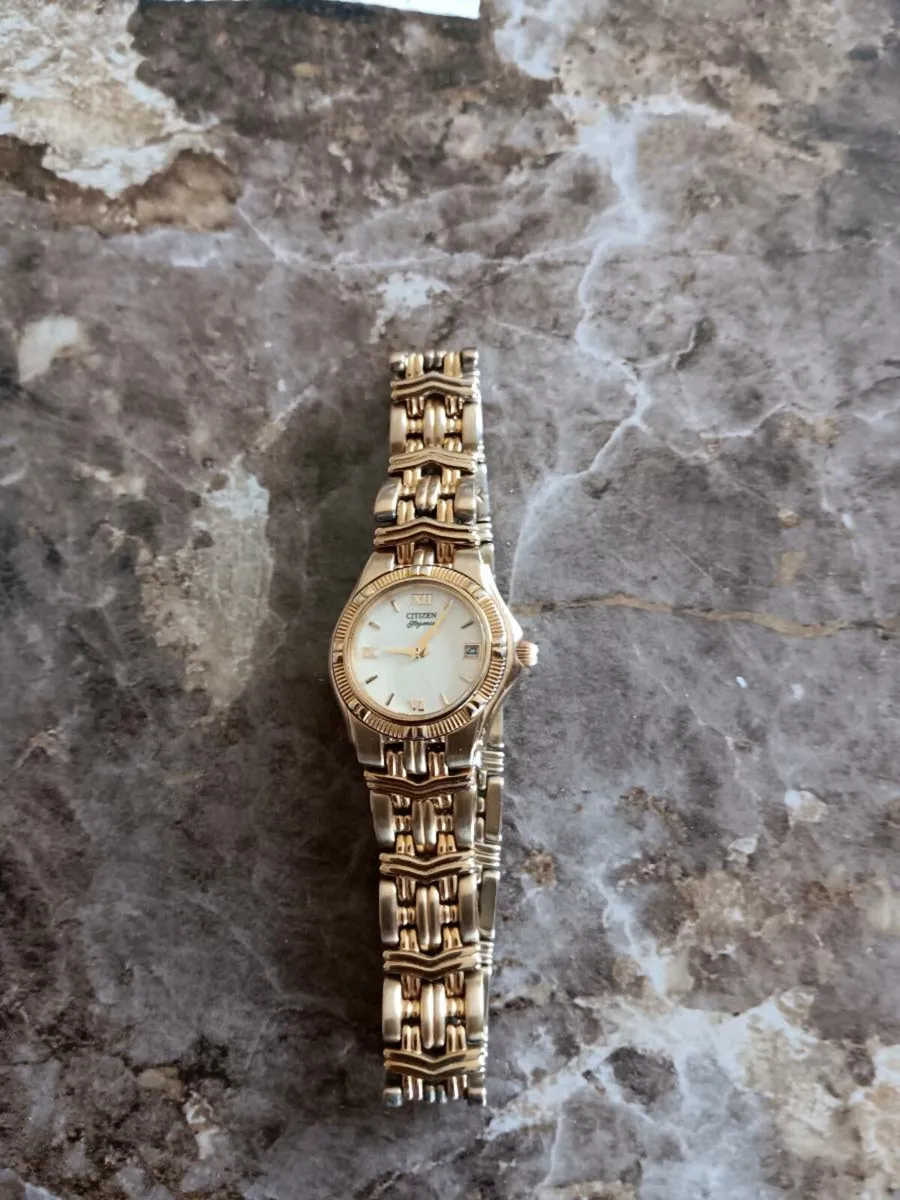 Ladies gold plated watch like new - Image 3