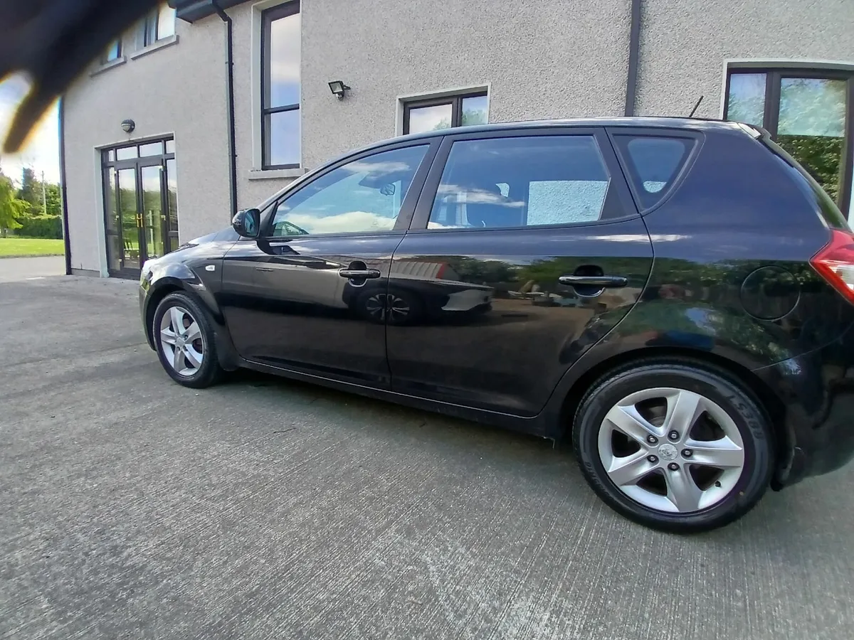 Kia Ceed 2012 - Image 1