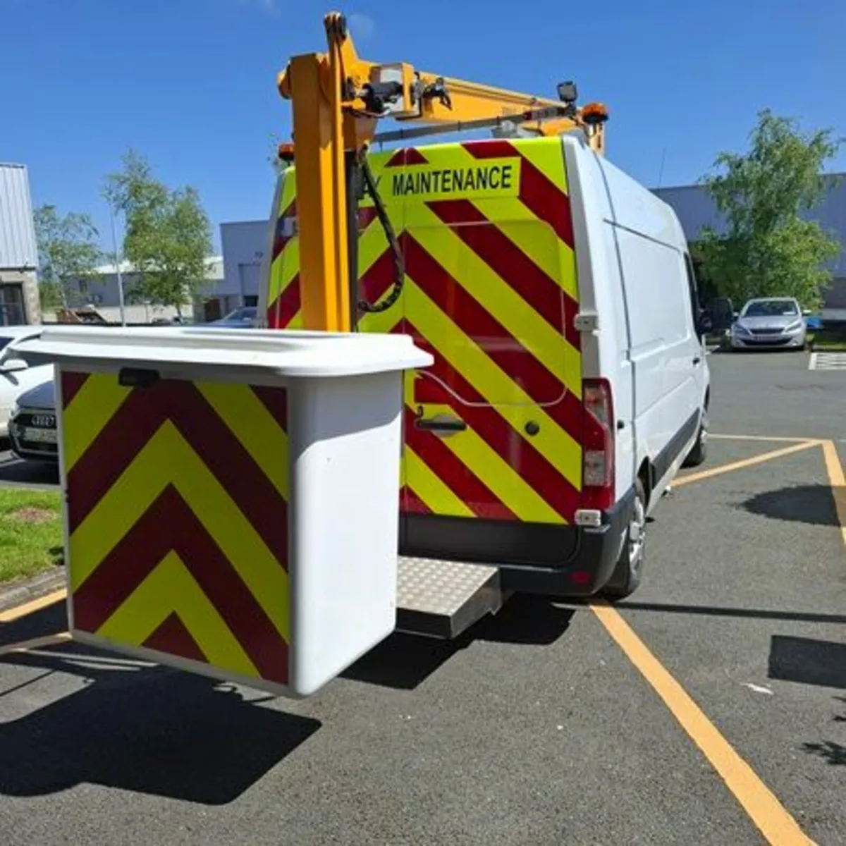 Versalift Nissan NV400 2015 - Image 3