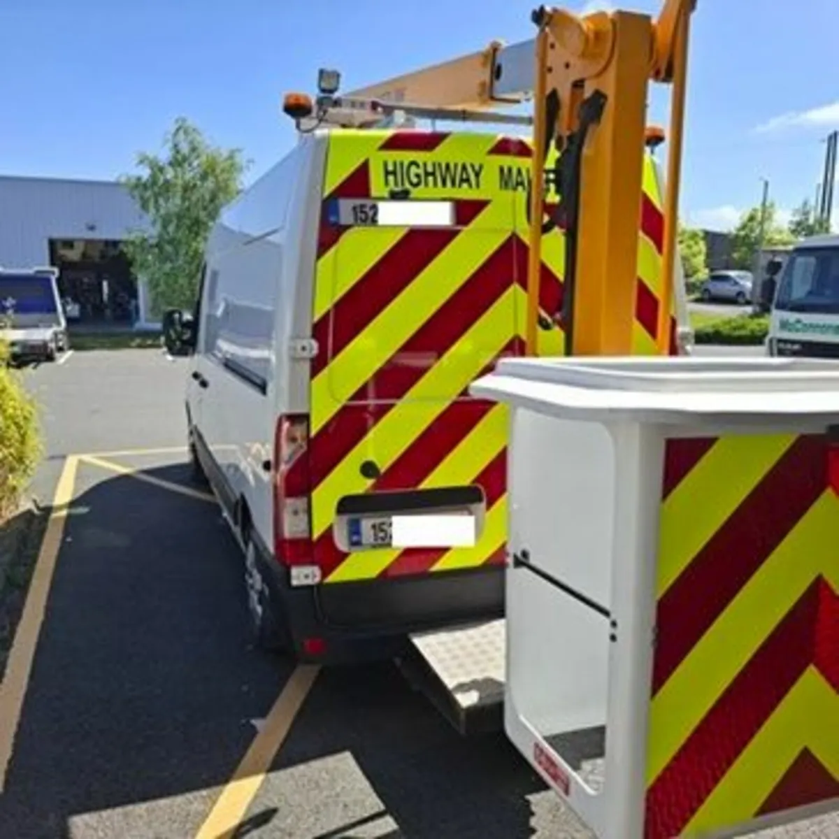 Versalift Nissan NV400 2015 - Image 4