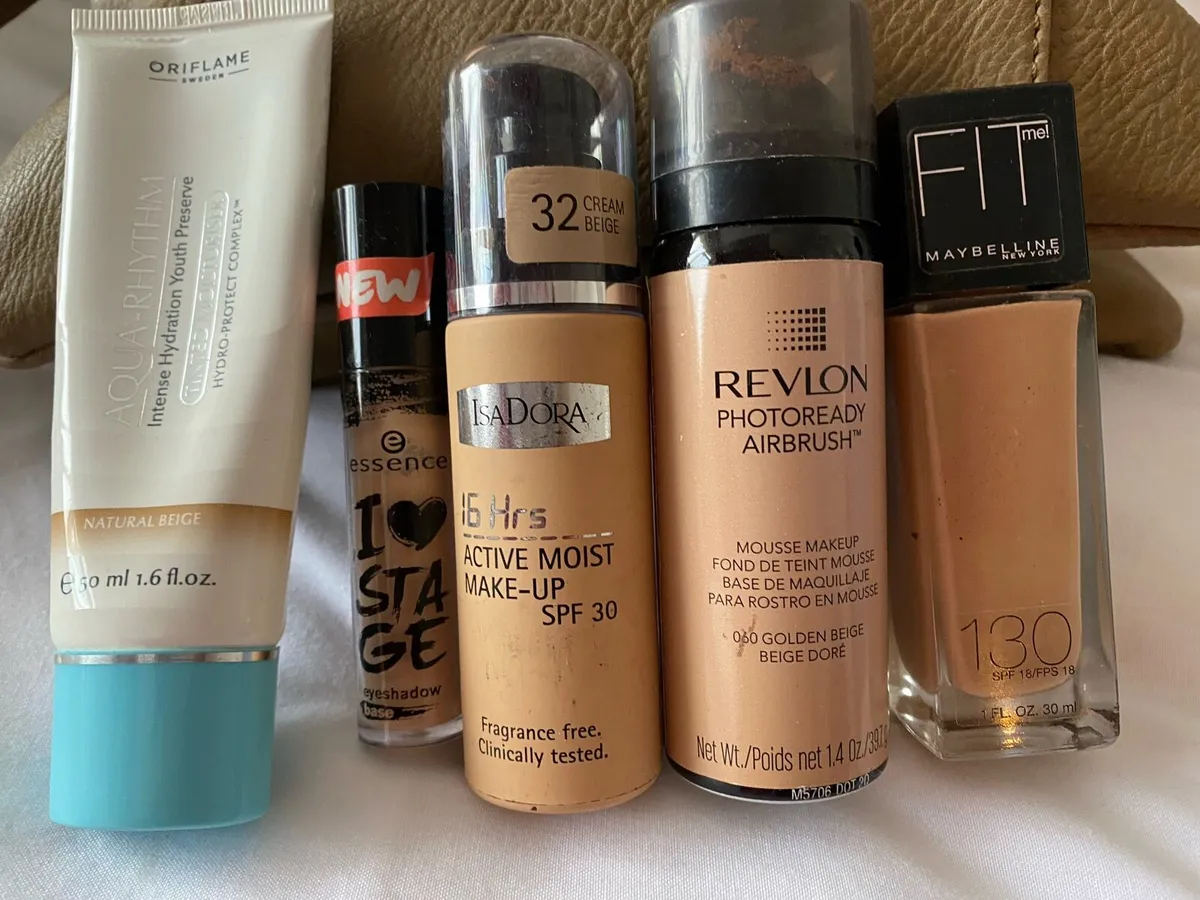 Selection of Makeup - Image 2