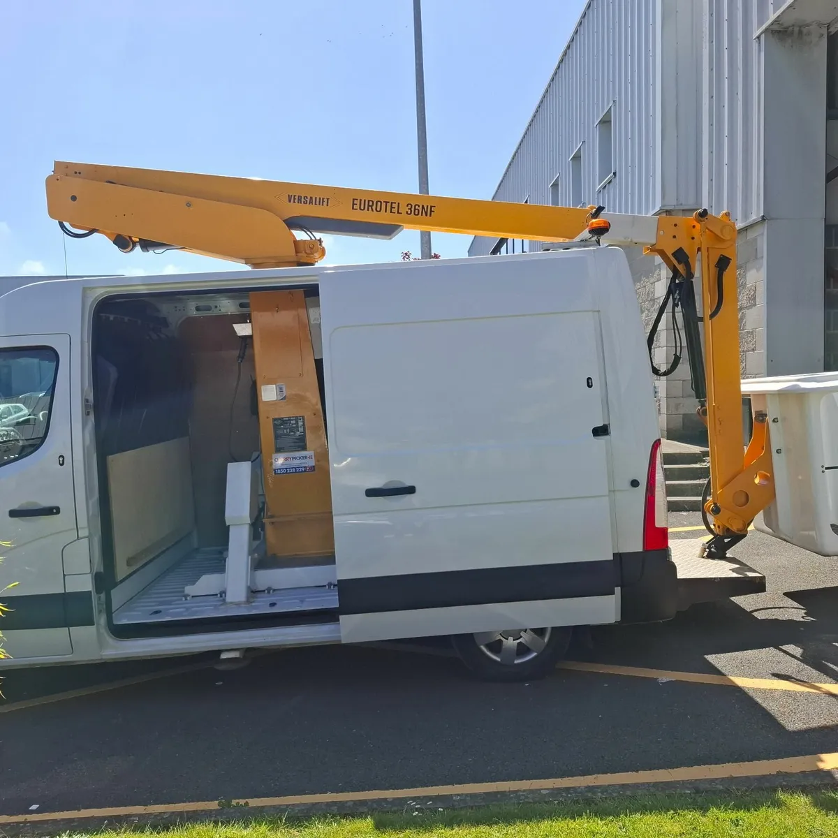 Versalift Nissan NV400 2015 - New GA1 - Image 2